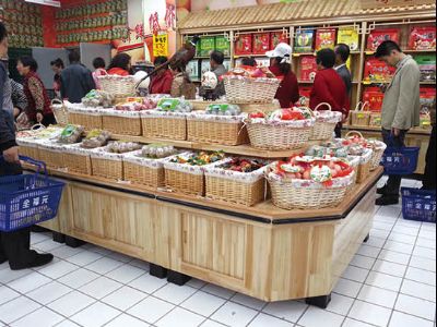 點擊查看詳細信息<br>標題：雞蛋展架-02 實木烤漆 閱讀次數(shù)：2611